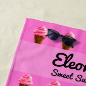Pink Strawberry and Chocolate Ice Cream Pattern Strandtuch (Beispiel)