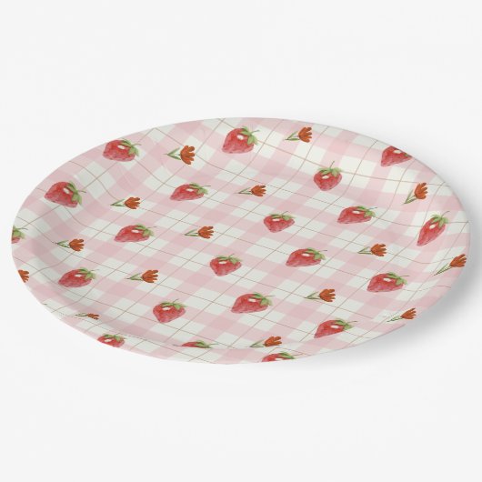 Pink Strawberry Berry Sweet Gingham Party Pappteller (Schrägansicht)