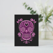 Pink Sugar Skull mit Rose auf schwarz Postkarte (Stehend Vorderseite)