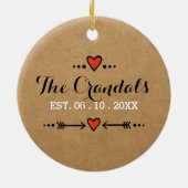 Pink Sweethearts & Arrows Rustikale Landhochzeit Keramikornament (Hinten)