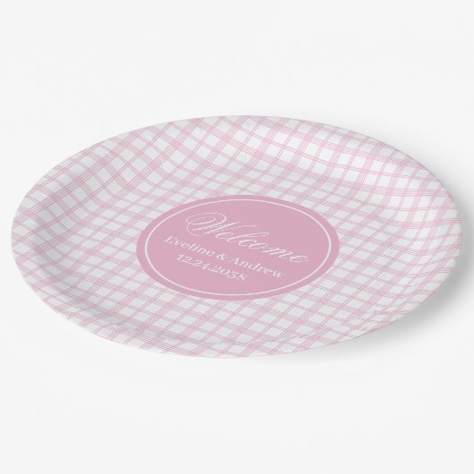 Pink Tartan Paper Plates Chic Custom Name Birthday Pappteller (Schrägansicht)
