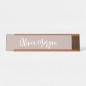 Pink Taupe Sketched Curry Script Schreibtischnamensplakette (Vorderseite )