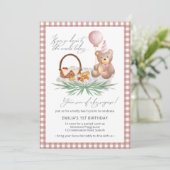 Pink Teddy Bear Balloon Picnic 1. Geburtstag Einladung (Stehend Vorderseite)