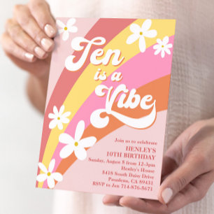 Pink Ten ist ein Vibe Retro Daisy Rainbow Birthday Einladung