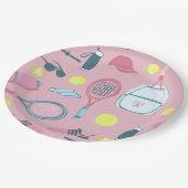 pink tennis racket ball court equipment pappteller (Schrägansicht)