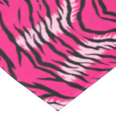 Pink Tiger Animal Skin Pattern Design  Tischdecke (Schrägansicht)