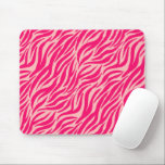 Pink Tiger Stripes Tiermuster Mousepad<br><div class="desc">Modernes und lustiges Mousepad mit handgezeichnetem Muster von Tigerstreifen in Rosa.</div>