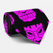 Pink Tiki Skulptur Thunder_Cove Krawatte (Gerollt)