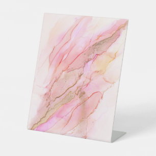 Pink Tones in Clouds of Ink With Gold Sockelschild