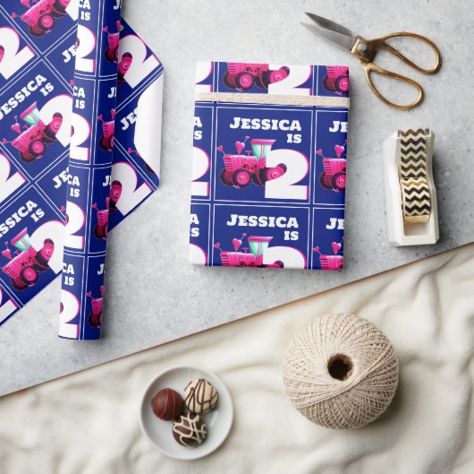Pink Tractor Birthday Geschenkpapier (Kunsthandwerk)