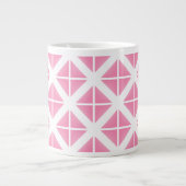 Pink Trendy Triangle Pattern Jumbo-Tasse (Vorderseite)