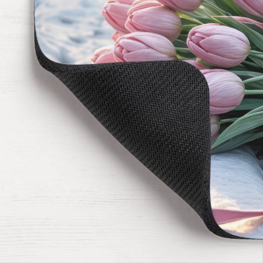 Pink Tulip Bouquet und Robin Auf einer schneebedec Mousepad (Ecke)