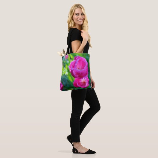 Pink Tulip Tasche (Am Model)