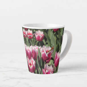 Pink Tulips mit Peacock Butterfly Latte Tasse