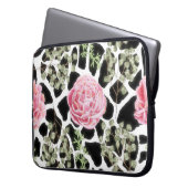 Pink und Black Giraffe Muster und Blume Laptopschutzhülle (Vorderseite Links)