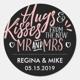 Pink und Black Hugs und Kisses von New Mr. und Mrs Runder Aufkleber