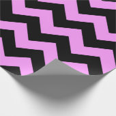 Pink und Black Zigzag Geschenkpackung Geschenkpapier (Ecke)