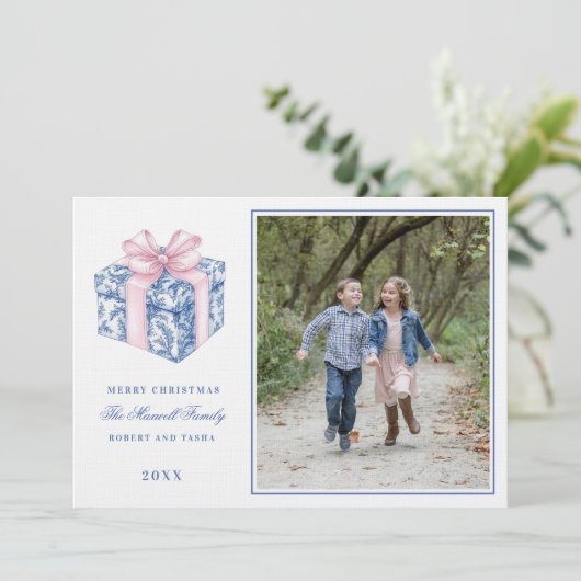 Pink und Blue Grandmillennial Weihnachtsgeschenk F Einladung (Stehend Vorderseite)