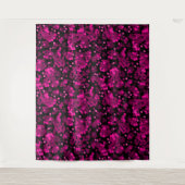 Pink und bordeauxrotes Polka-Dofetti-Muster Wandteppich (Vorderseite)