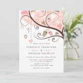 Pink und Brown Whimsical Lovebirds Hochzeit Einladung (Stehend Vorderseite)