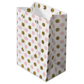 Pink und Gold Foil Polka Dot Muster Mittlere Geschenktüte (Rückseite Schrägansicht)