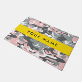 Pink und Gray Camouflage Ihr Name personalisieren Fußmatte (Schrägansicht)