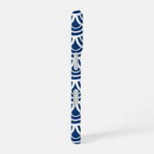 Pink und Navy-Fishscale-Schnittmuster iPhone 16 Hülle (Rechte Seite)