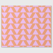 Pink und Orange Modern Geometric Triangle Pattern Geschenkpapier (Flach)