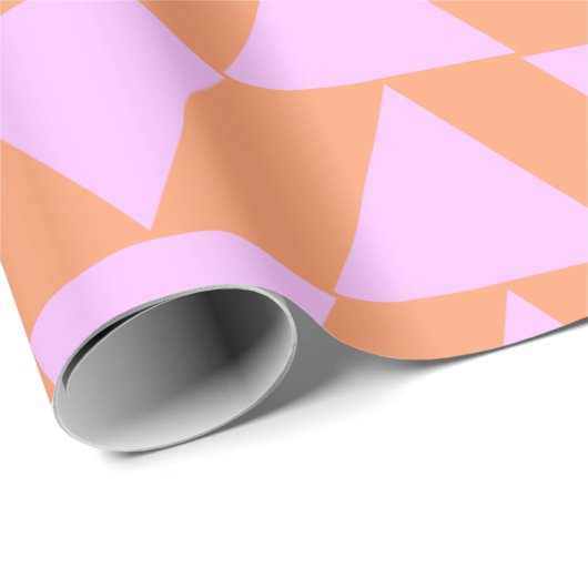 Pink und Orange Modern Geometric Triangle Pattern Geschenkpapier (Rolleneckpunkt)