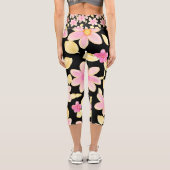 Pink und Schwarz-Blume-Muster Capri Leggings (Rückseite)