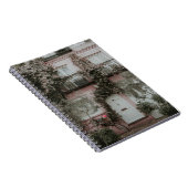 PINK UND WEISS GEMALTETES HAUS MIT PFLANZE A NOTIZBLOCK (Rechte Seite)