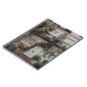 PINK UND WEISS GEMALTETES HAUS MIT PFLANZE A NOTIZBLOCK (Linke Seite)