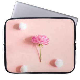 PINK UND WEISSE BLUME AUF DER FLÄCHE MIT PINK LAPTOPSCHUTZHÜLLE