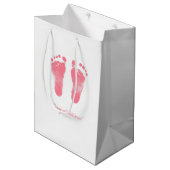 Pink und White Baby Footprints Mittlere Geschenktüte (Vorderseite Schrägansicht)