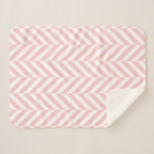 Pink und White Geometric Herringbone-Muster Sherpadecke (Vorderseite (Horizontal))