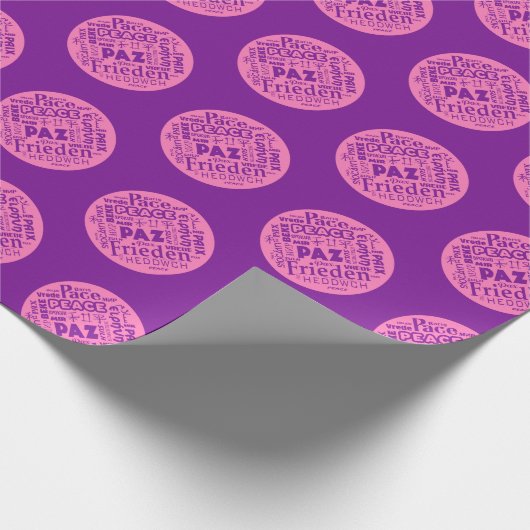Pink verpackt Papier mehrsprachige Friedensworte. Geschenkpapier (Ecke)