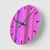 Pink vertical stripes runde wanduhr (Winkel)