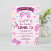 Pink Video Gamer Girl Birthday Einladung (Stehend Vorderseite)