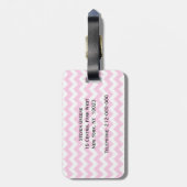 Pink, was Zickzack Zigzag Lilac Quatrefolienmonogr Gepäckanhänger (Rückseite vertikal)