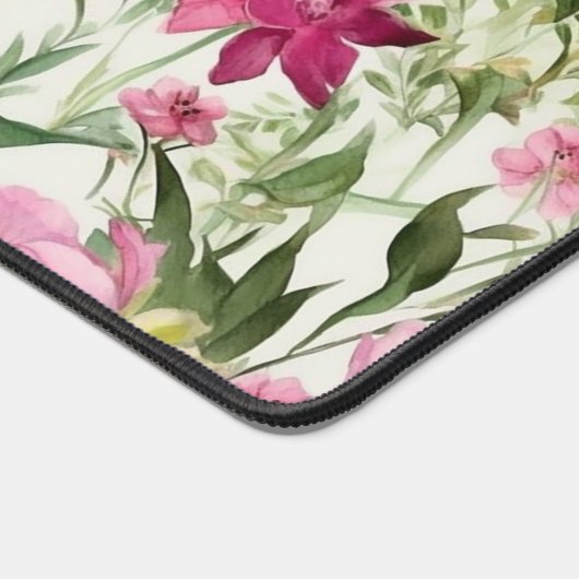 Pink Watercolor Blumenmuster Personalisierter Name Schreibtischunterlage (Ecke)