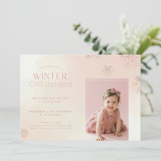 Pink Watercolor Winter Onederland Birthday Photo Einladung (Stehend Vorderseite)