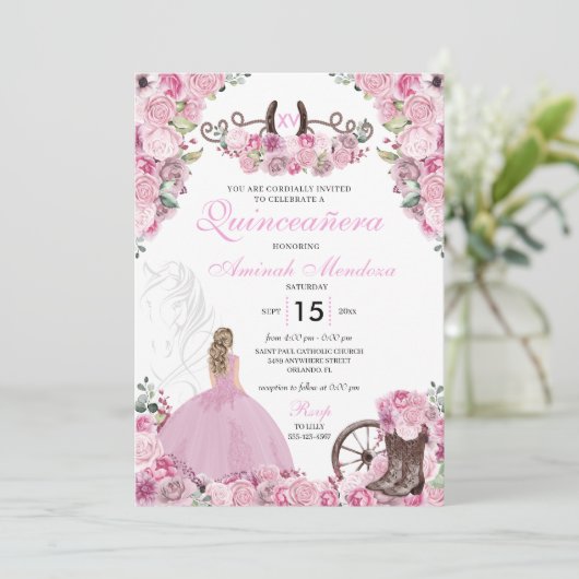 Pink Western Charra Floral Boots Quinceañera Einladung (Stehend Vorderseite)