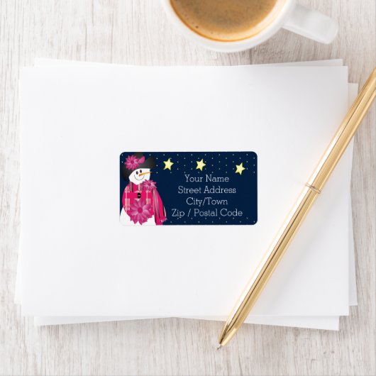 Pink Whimsical Snowman Designer Adressaufkleber (Insitu)