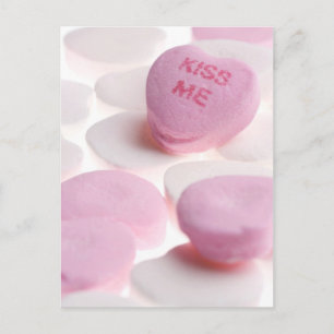 Pink & White Candy Hearts Kiss Me Herzvorlage Postkarte