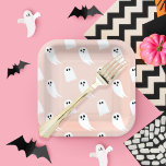 Pink & White Halloween Ghost & Patternpapier Pappteller<br><div class="desc">Wir haben diese lustigen Halloween-Design-Teller entworfen und illustriert. Unser Design zeichnet sich durch ein lustiges Halloween-Muster mit einem lustigen weißen Gespenstermuster aus. Ideal,  um Halloween zu feiern. Von Moodthology Papery entworfen</div>