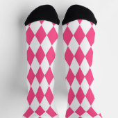 Pink White Harlequin Diamonds Schachbretts Design Socken (Oben)