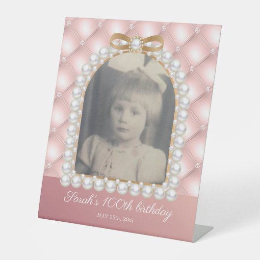 Pink White Pearls 100. Geburtstag Vintages Foto Sockelschild (Vorderseite)