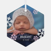 Pink White Snowflakes Baby Foto Name & Jahr hinzuf Ornament Aus Glas (Rückseite)