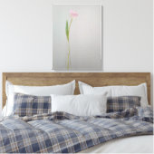 Pink White Tulip in Vase Leinwanddruck (Insitu (Schlafzimmer))
