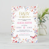 Pink Wildflower Baby in Bloom Baby Shower Einladung (Stehend Vorderseite)